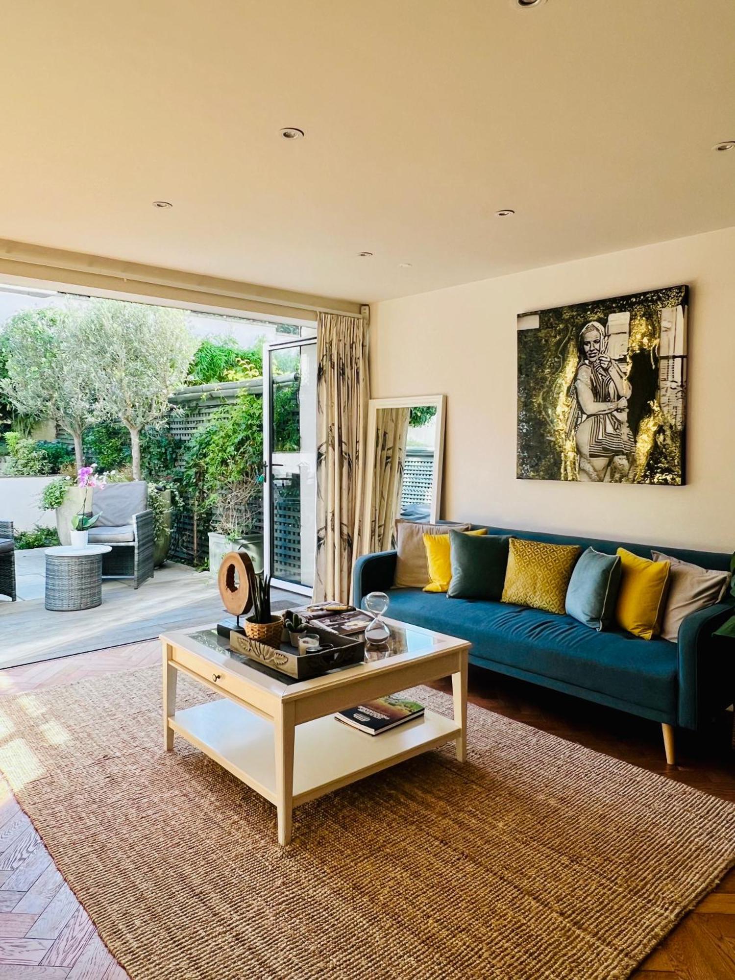 Lovely And Modern In * London